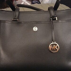 Michael khors purse. Brand new